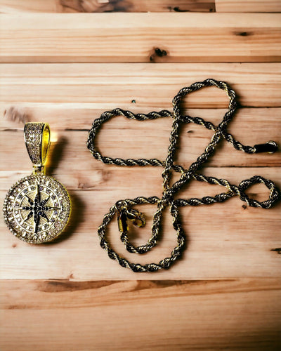 Necklace with Glamour Style Compass Pendant with Zirconia for Women and Men - 2 variants to choose from, personalization with engraving for a gift