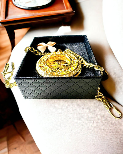 "Złoty Majestat" - Prabangus Mechaninis Kišeninis Laikrodis su Permatomu Branduoliu. Personalizavimas graviravimu