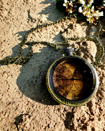 Classic Quartz Pocket Watch with World Map – Vintage Style Pendant with Chain for Her and Him, Engraving
