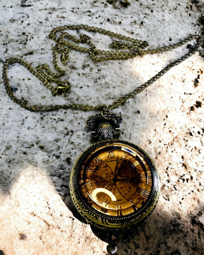Relógio de Bolso Clássico de Quartzo com Mapa-Múndi – Pingente com Corrente em Estilo Vintage para Ela e para Ele, gravura