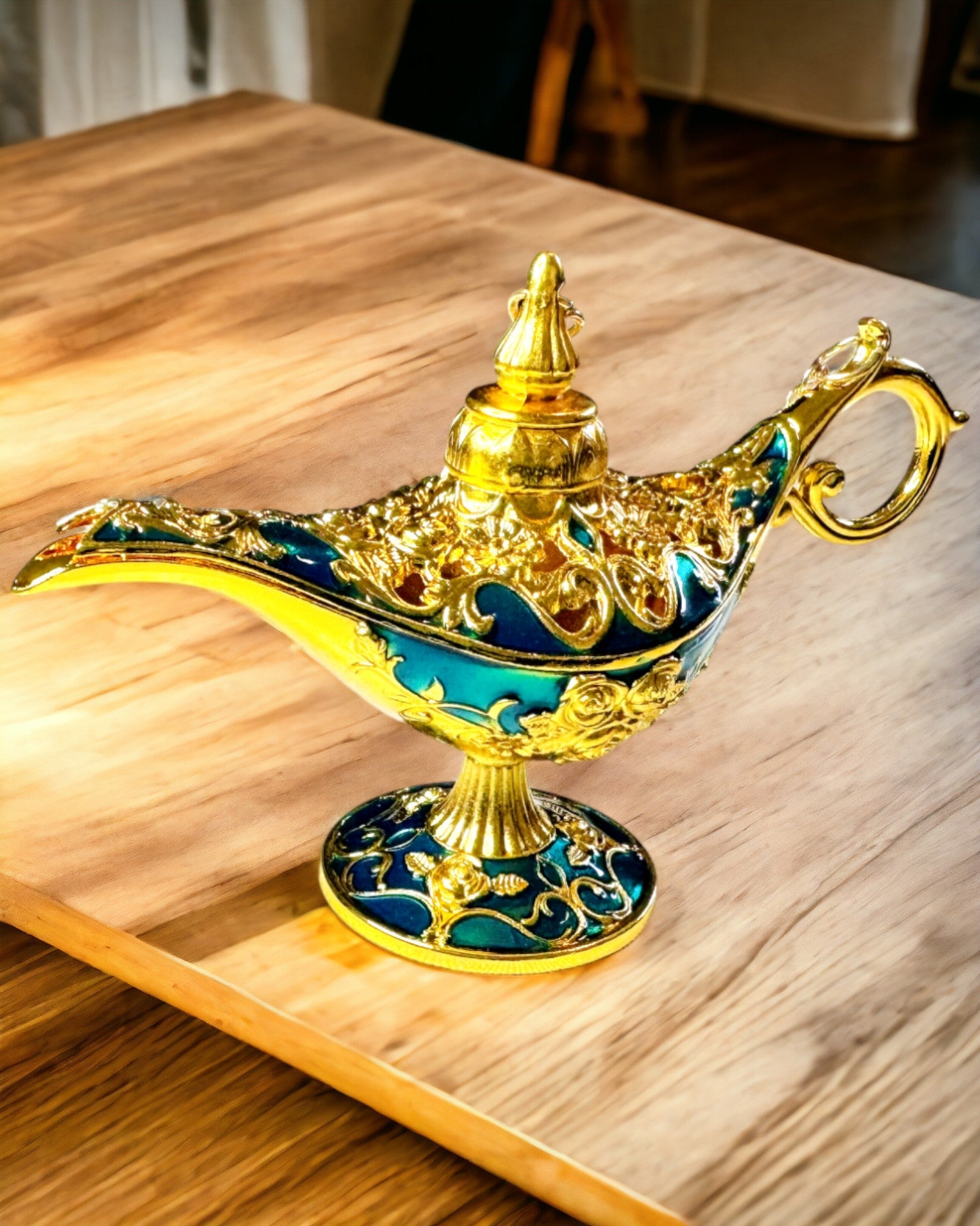 Lampă mică de mână Aladyna - Artizanat artistic din metal pentru decorarea casei, gravură