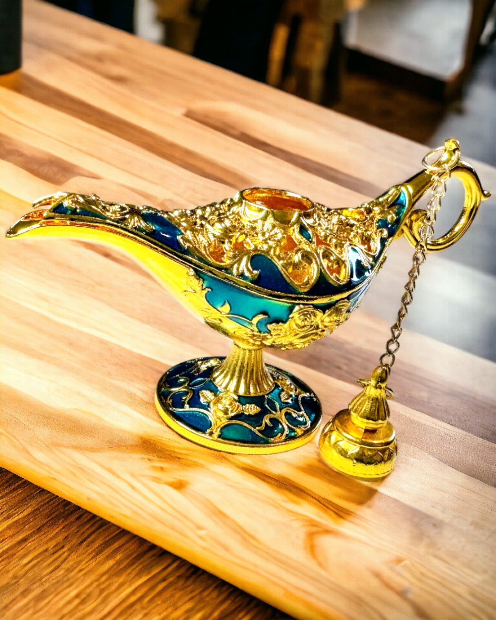 Lampă mică de mână Aladyna - Artizanat artistic din metal pentru decorarea casei, gravură