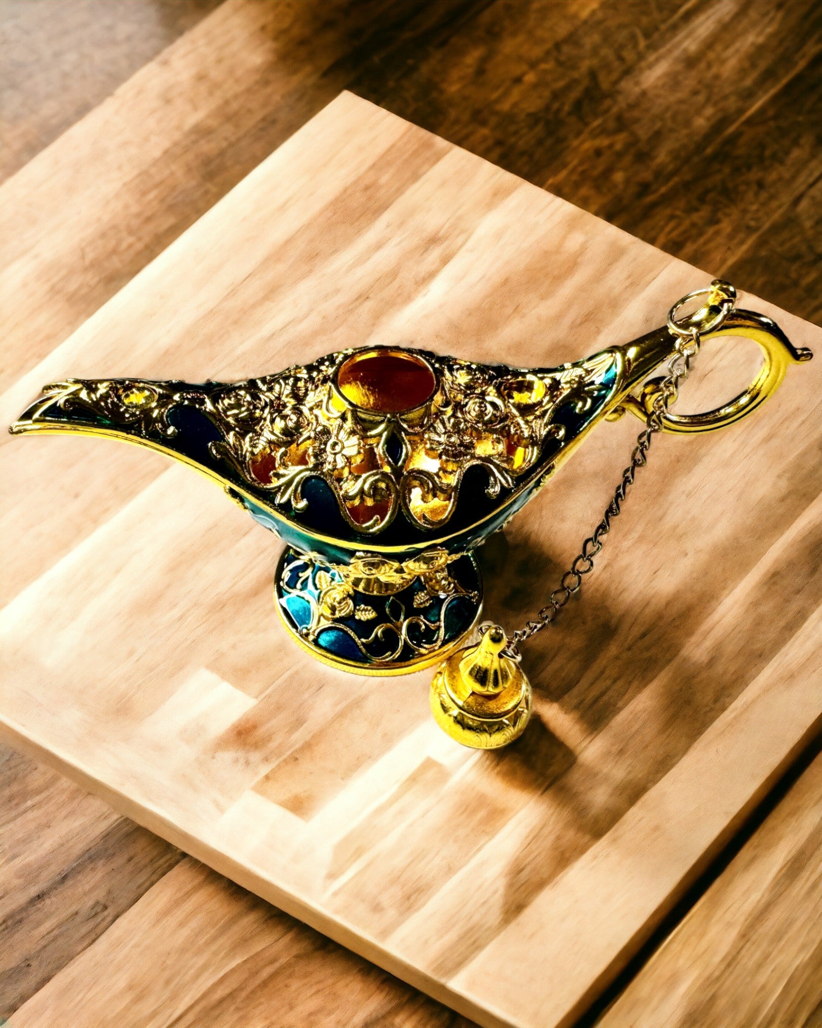 Lampă mică de mână Aladyna - Artizanat artistic din metal pentru decorarea casei, gravură