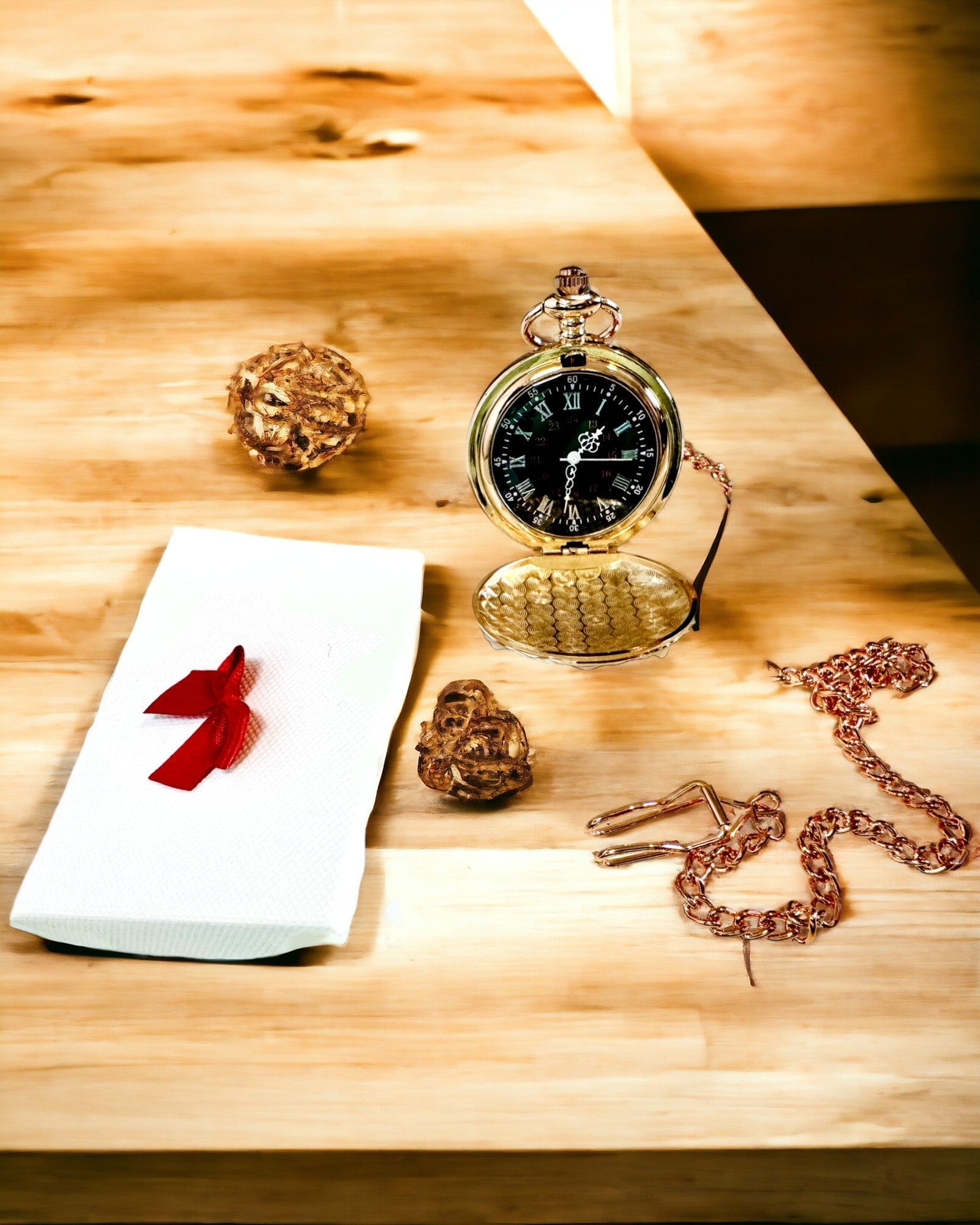 Pocket Watch in Classic Style – Rose Gold, Vintage Elegance