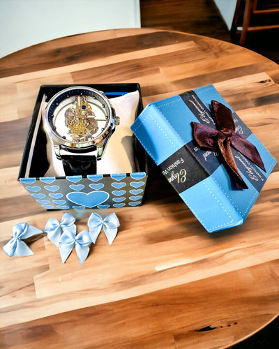 Чоловічий кварцовий годинник з прозорим циферблатом - класична елегантність у сучасному виконанні, чорний ремінець. Персоналізація гравіюванням.