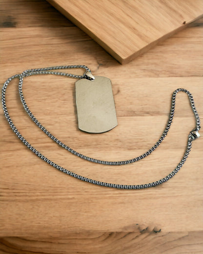 Náhrdelník s Dog Tag "Tři Odstíny Stylu" - Identifikační známka - Elegantní Přívěsek z Nerezové Oceli s Možností Gravírování