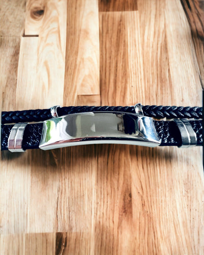 Pánský náramek z PU kůže a nerezové oceli s možností gravírování – dostupný ve dvou barevných variantách