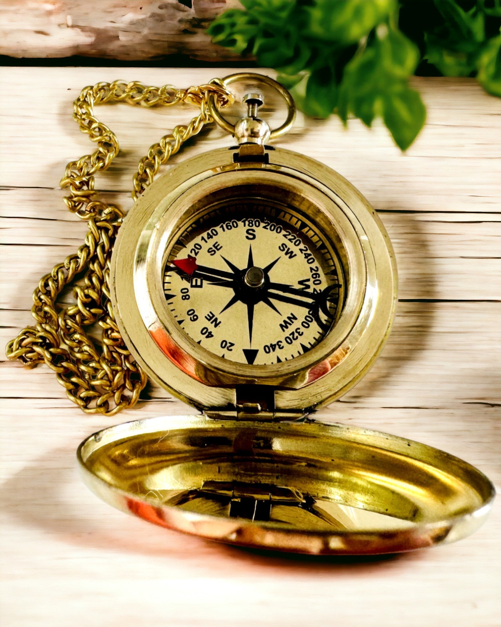 Zlatne boje Kompas "Przygoda" – Elegantan Navigator Otkrića