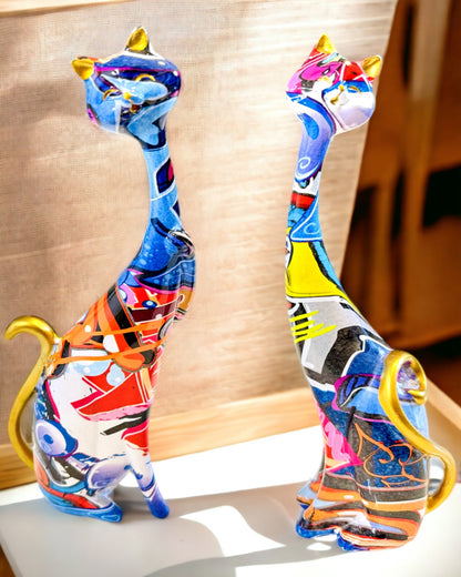 Abstraktní kočičí figurky "ArtCats", ručně malované, pryskyřice – 25 cm, 2 ks.