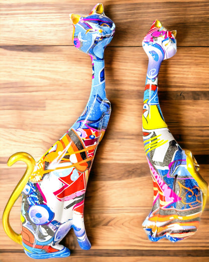Abstraktní kočičí figurky "ArtCats", ručně malované, pryskyřice – 25 cm, 2 ks.