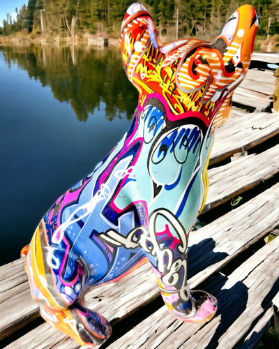 Estatueta de Bulldog Francês Feita à Mão em Estilo Street Art com Opção de Gravação