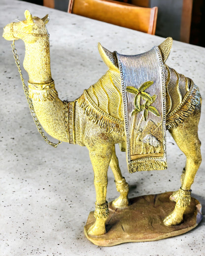 "Desert Wanderer" Statuette - Decorative Resin Camel with Engraving Option