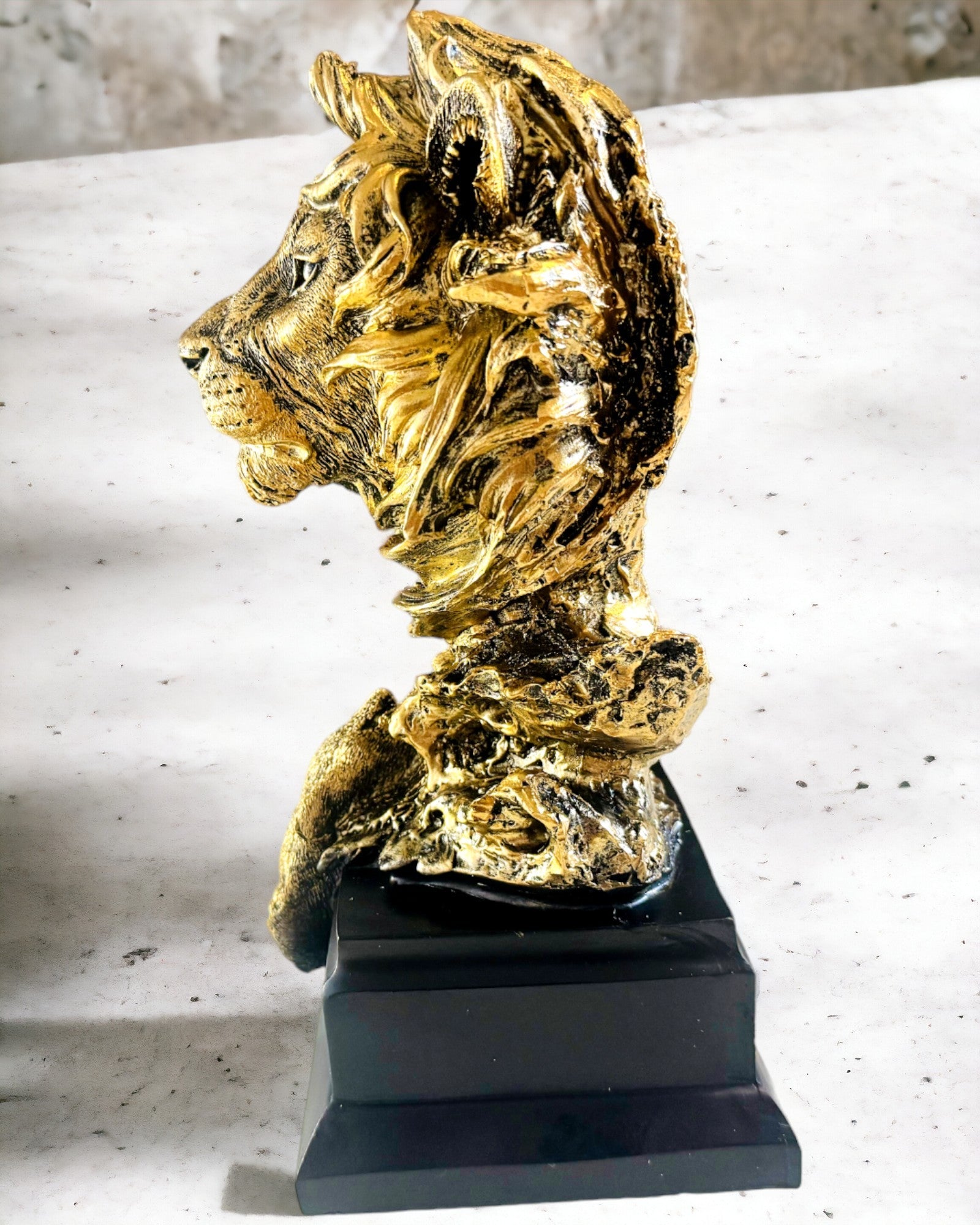 Královský Lev - Majestátní Dekorativní Figura s Možností Gravírování, 2 barevné varianty na výběr, jako dárek