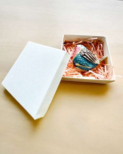 Šareni Vrabac s Graviranjem - Preslatka Skrinja za Blago