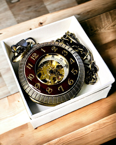 Карманний годинник з видимим механізмом – можливість персоналізації через гравіювання