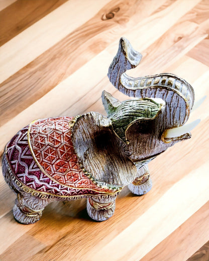 Słoniowa Stróżka – Elefant Decorativ din Rășină cu Posibilitate de Gravare