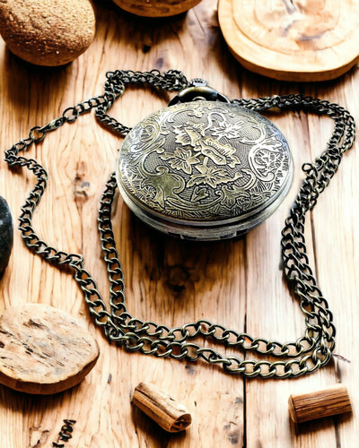 Kabatas pulkstenis "Heritage Timekeeper" Personalizēta dāvana ar gravējumu