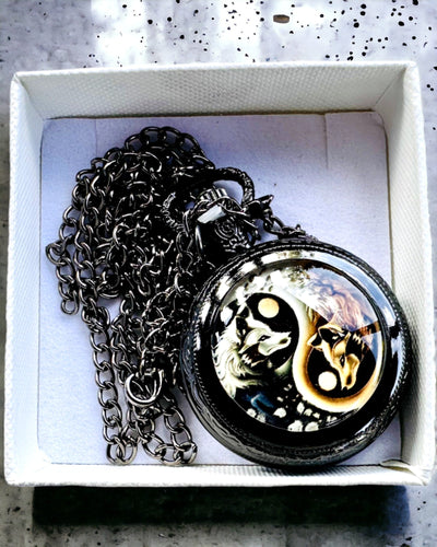 Карманний годинник "Mystic Wolves" з можливістю персоналізації гравіюванням