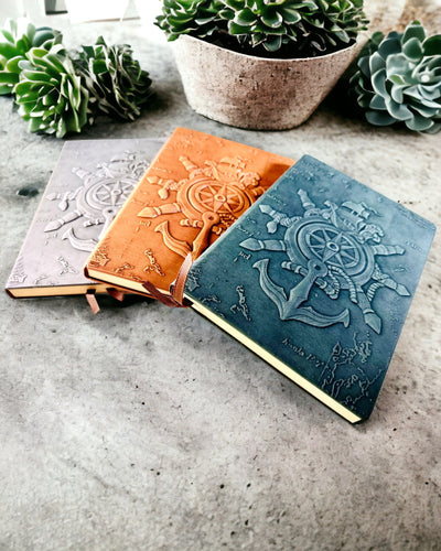 „Nautica” jūrinio stiliaus užrašų knygelės su graviravimo personalizavimo galimybe, dovanai