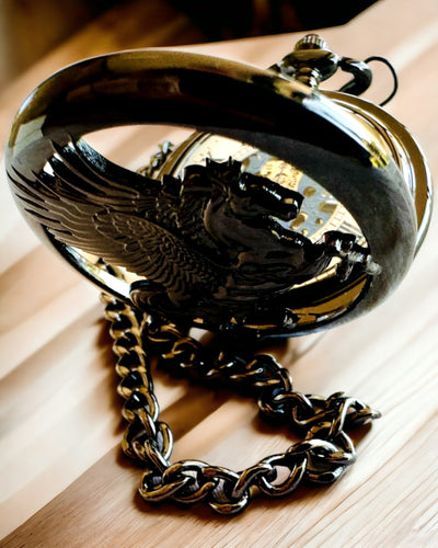 Карманний годинник "Equus Tempus" - Чорний з кінським мотивом, можливість персоналізації гравіюванням - білий циферблат