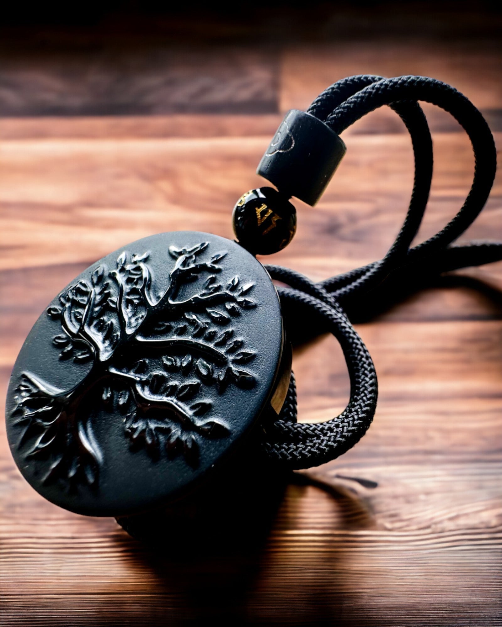 Vėrinys „Gyvybės medis“ iš obsidiano - personalizavimas graviravimu