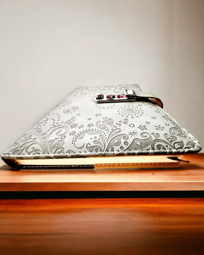 Caderno Exclusivo, pele PU, A5 com Fecho de Combinação - "Secret Journal", personalização com gravação