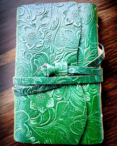 Преміум шкіряний блокнот "Елегантність Природи" - 200 сторінок, 120г, нотатник, скетчбук, 2 кольори на вибір, персоналізація гравіюванням