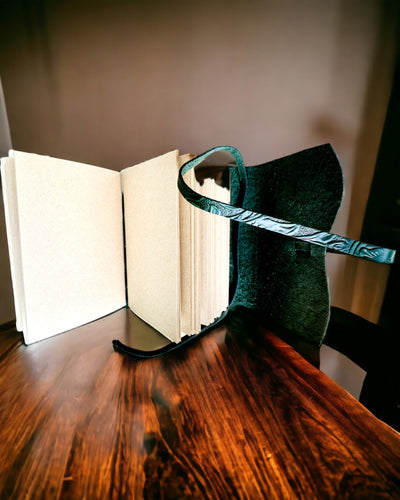 Преміум шкіряний блокнот "Елегантність Природи" - 200 сторінок, 120г, нотатник, скетчбук, 2 кольори на вибір, персоналізація гравіюванням