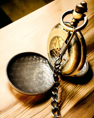 Classic pocket watch "Vintage Elegance", gold color, customizable with engraving