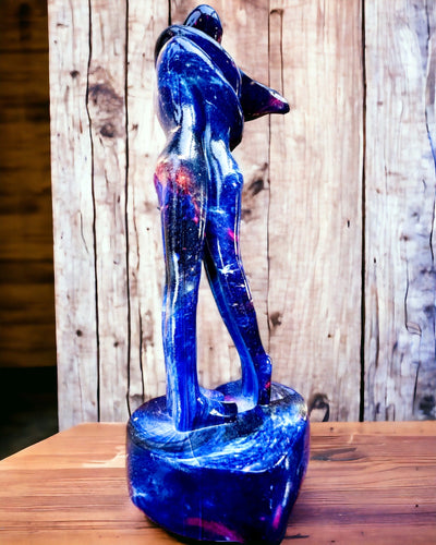 Kosmiskais Apskāviens - Sveķu Figūriņa ar Gravēšanas Iespēju