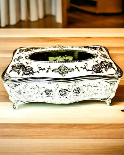 Dėžutė servetėlėms su įspaustu rožių raštu - elegantiškas interjero priedas, balta