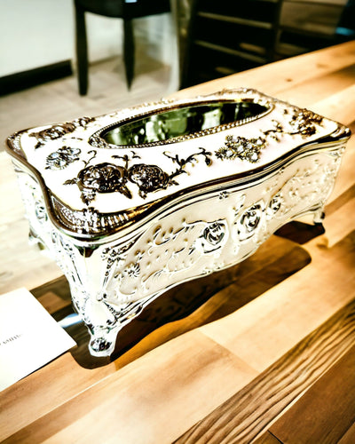 Dėžutė servetėlėms su įspaustu rožių raštu - elegantiškas interjero priedas, balta