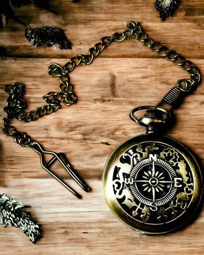Antique Bronze-Gold Pocket Compass with Filigree Design – Perfect for Explorers and Retro Enthusiasts. Personalization with Engraving