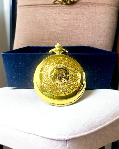 Reloj de Bolsillo Retro Tallado con Mecanismo de Cuerda Manual, color Dorado con Escala Romana y Esfera Luminosa, Estilo Vintage