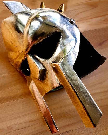 Gladiatoru bruņinieku maska "Sparta" - iespēja personalizēt ar gravējumu