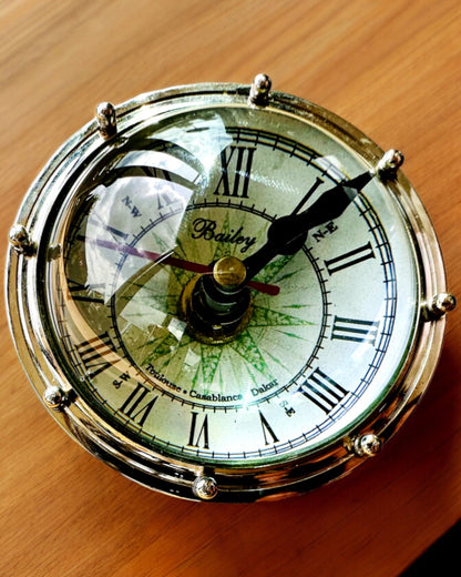Bailey Compass Clock - Ceas Elegant cu Motiv de Busolă cu Posibilitate de Gravare