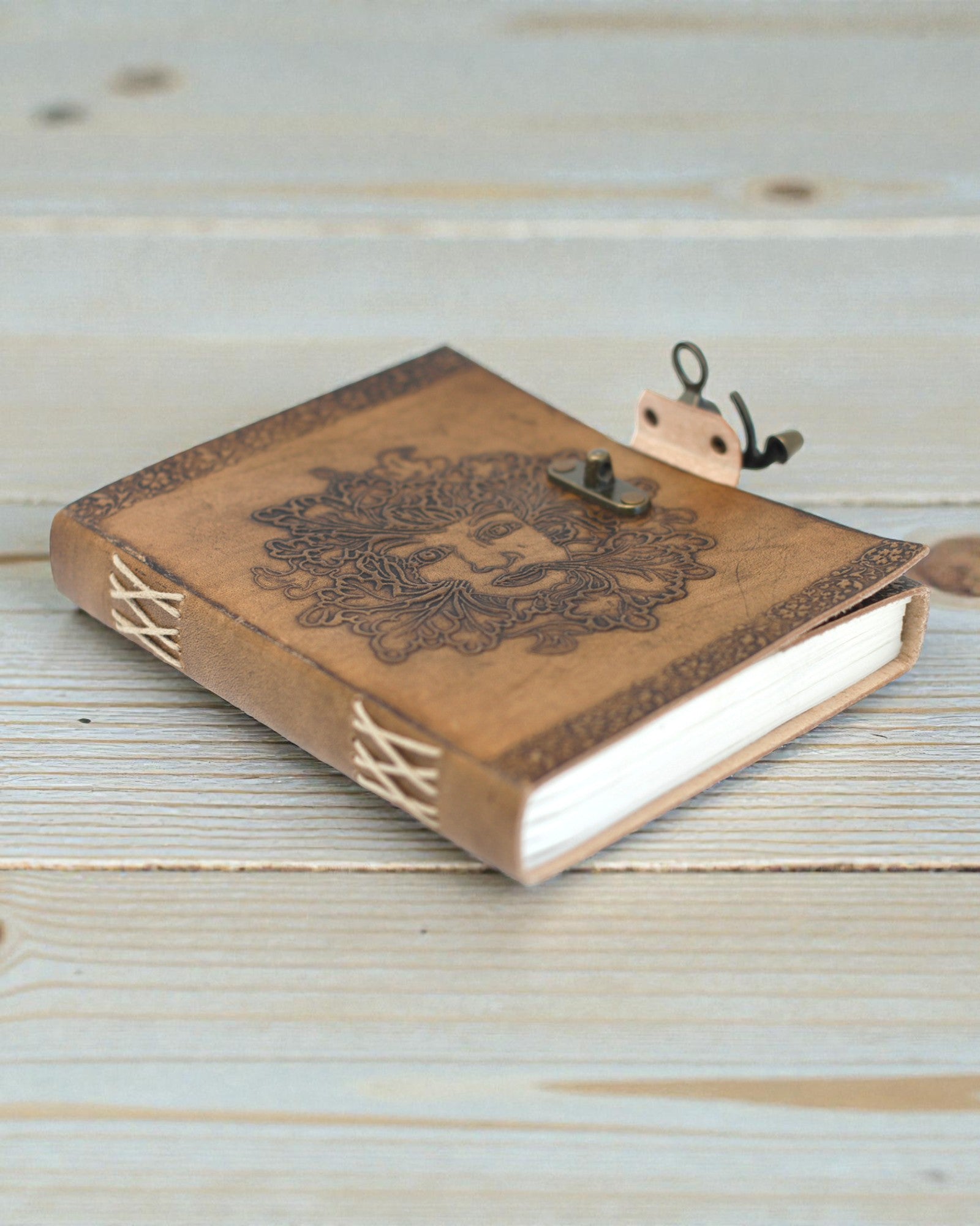 Caderno de apontamentos em couro «Homem Verde» (20x15 cm)