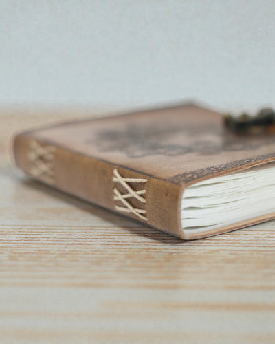 Caderno de apontamentos em couro «Homem Verde» (20x15 cm)