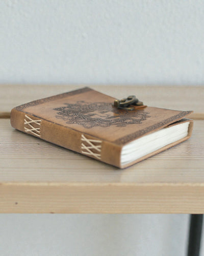 Caderno de apontamentos em couro «Homem Verde» (20x15 cm)