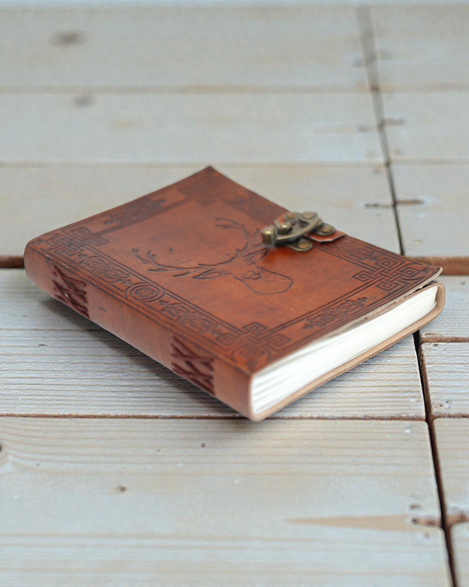 Cervus Spirit – Шкіряний нотатник з мотивом оленя