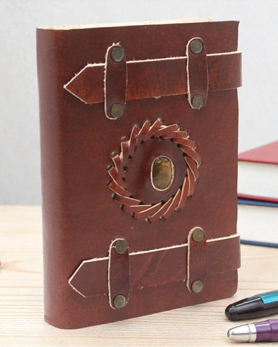 Kožna bilježnica Tigereye s remenima 15x10 cm