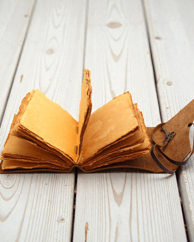 Нотатник з олійованої шкіри з ключем секретів – Vintage Journal 13 × 18 см