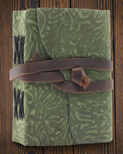 Green Maze senovinio stiliaus – odinė užrašų knygelė su sendintais lapais 12,7 × 8,9 cm