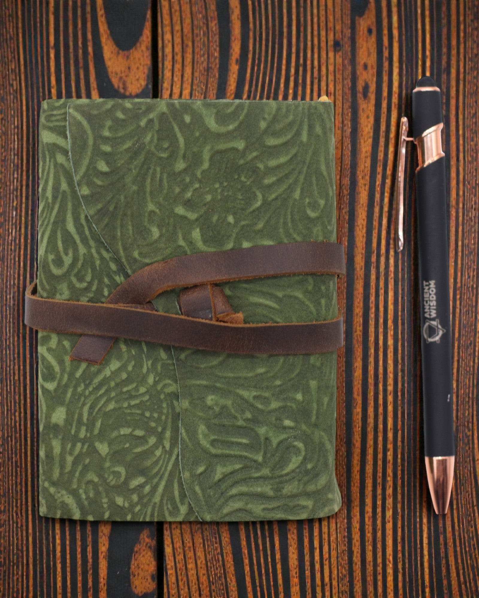 Green Maze senovinio stiliaus – odinė užrašų knygelė su sendintais lapais 12,7 × 8,9 cm
