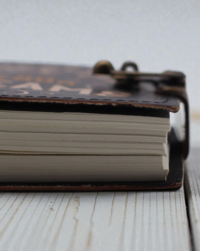 Odinė spausdinta užrašinė – „Niekada neatsisakyk savo svajonių“ – 17.8×12.7 cm