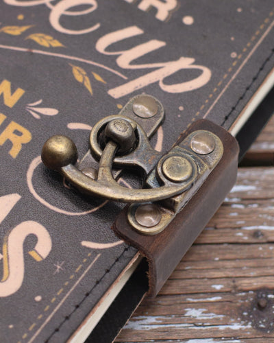 Odinė spausdinta užrašinė – „Niekada neatsisakyk savo svajonių“ – 17.8×12.7 cm