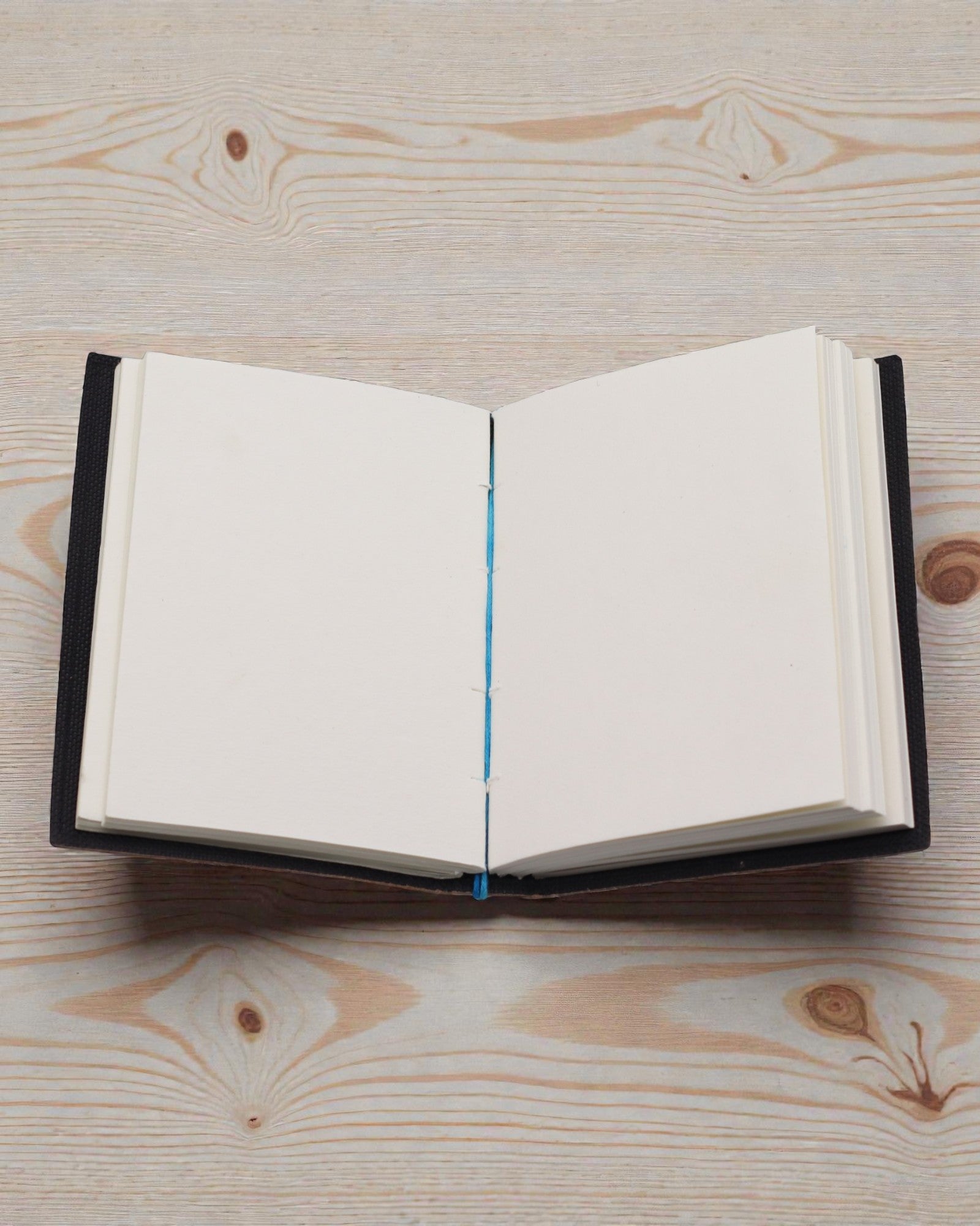 Caderno impresso em couro – Os meus chacras estão alinhados a sério - 17.8×12.7 cm