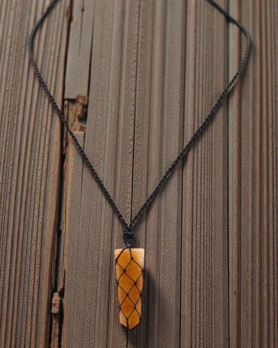 Golden Impulse – Macramé Necklace with Golden Point Quartz