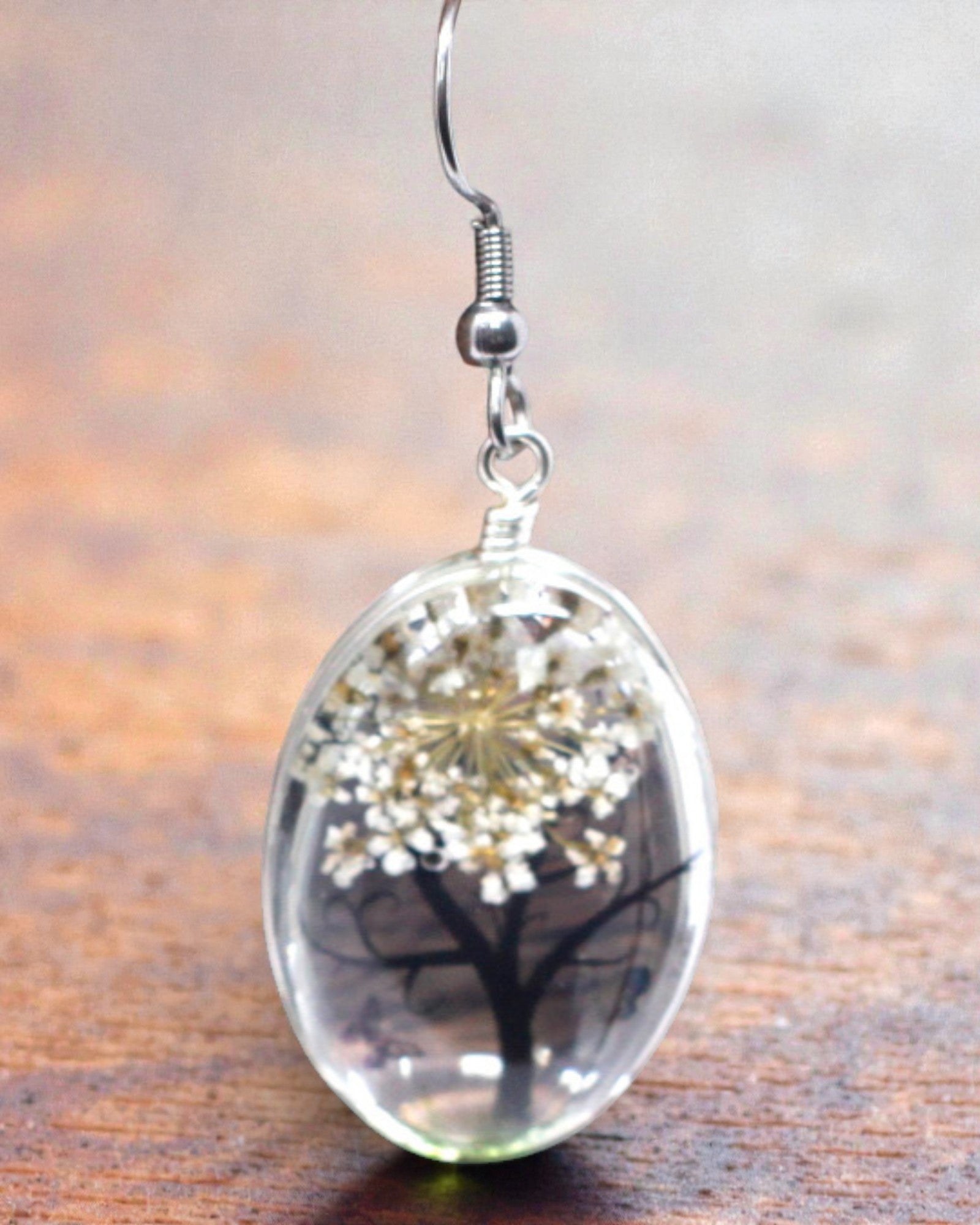 Bijela harmonija – bijeli set nakita s osušenim cvijećem Drvo života