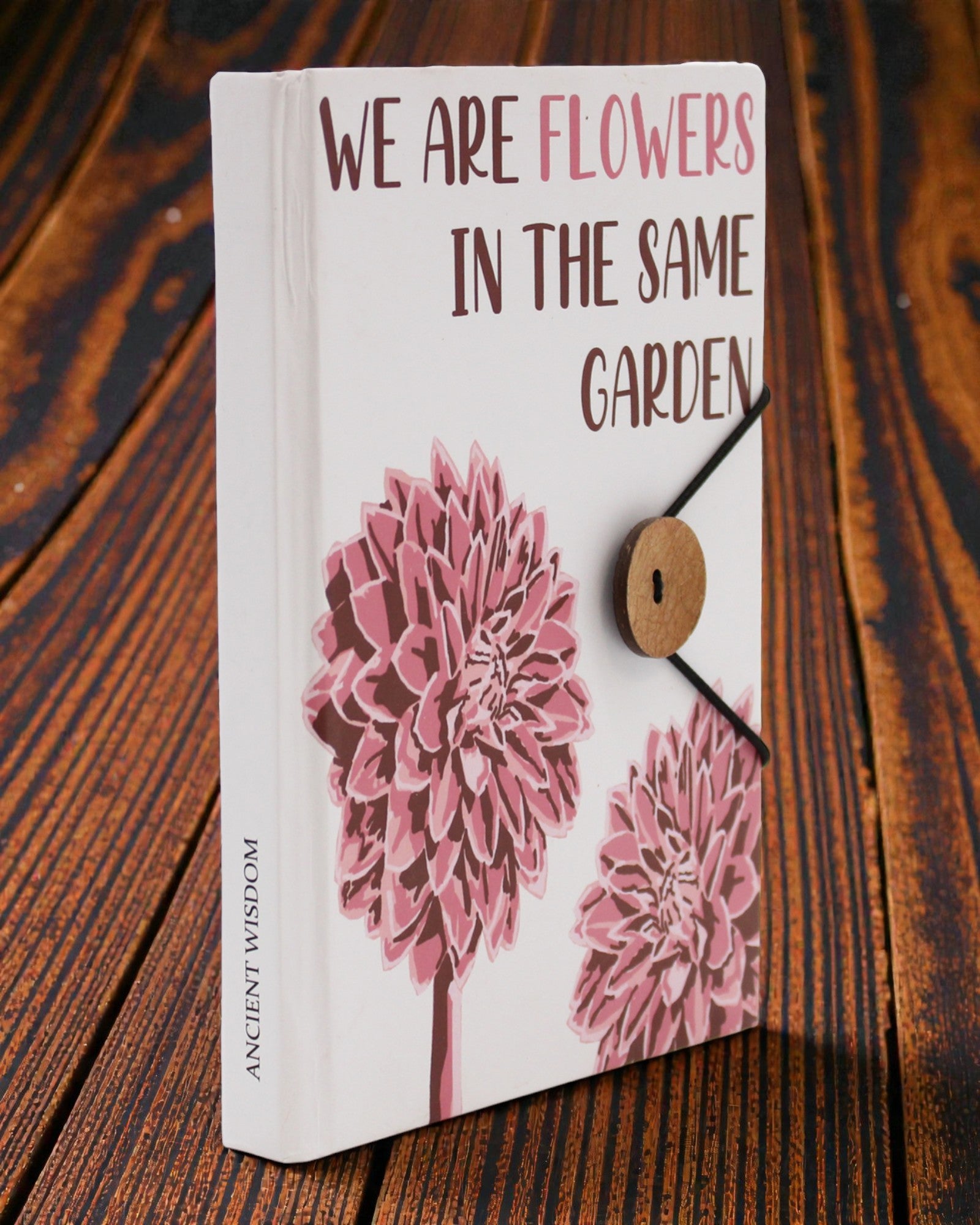 Flowers Together – малий записник зі стрічкою та кокосовим ґудзиком 18 × 12,5 cm, 200 сторінок